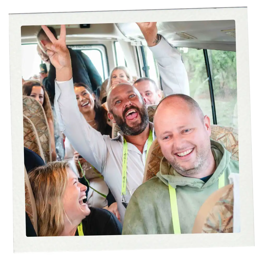 THE BUSES_4